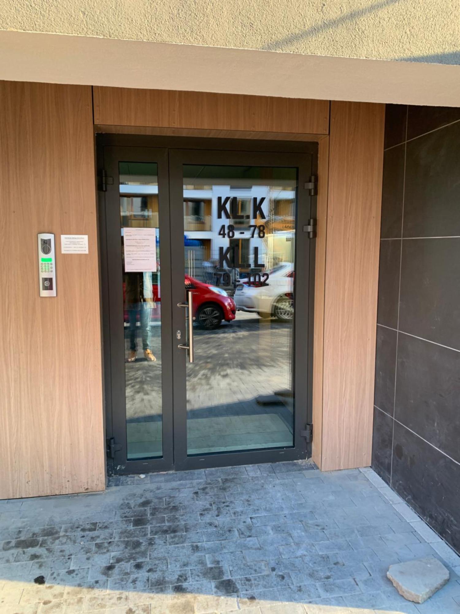 Apartamenty Wola Goleszowska Varşova Oda fotoğraf